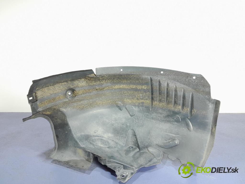 Mercedes C-klasa 2011 blatník: Plastický před A2046905930