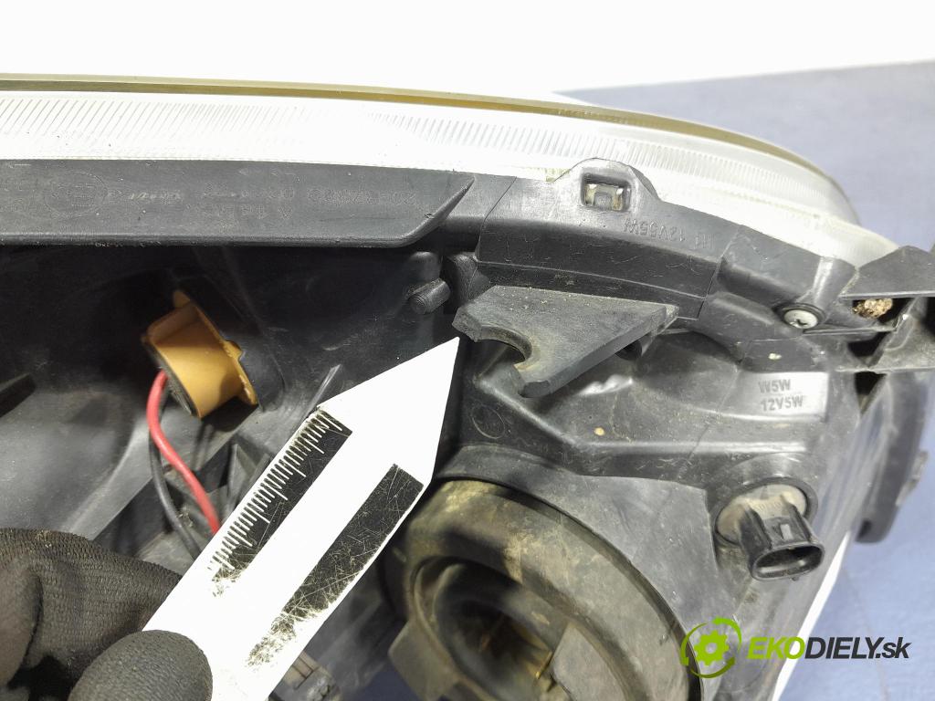Toyota Avensis 2007 světlo Levý: