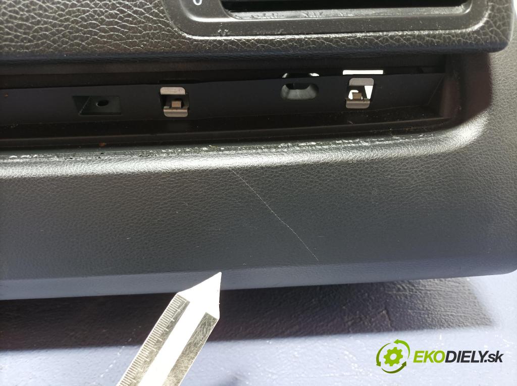 Vw Passat 2007 kokpit,pristrojová doska