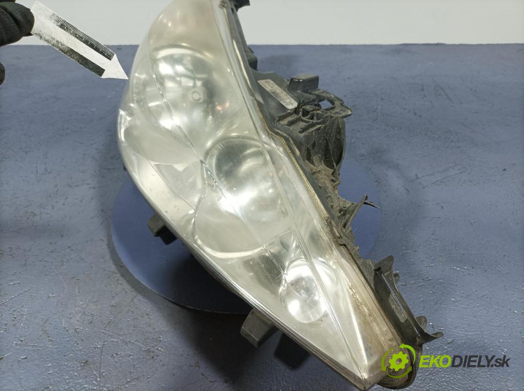 Peugeot 207 2008 světlo v pravo: 9649986180