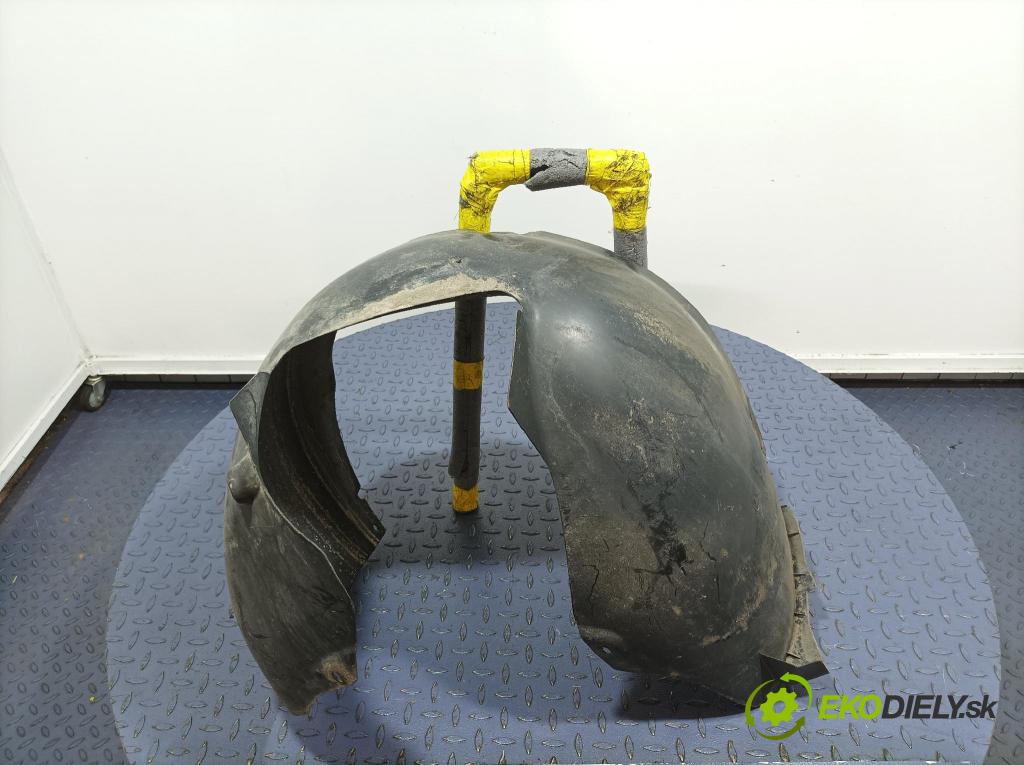 Vw Passat 2007 blatník: Plastický před 3C0805978