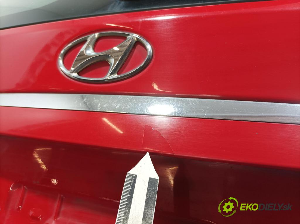 Hyundai I30 2009 zadní dveře kufra: kufr
