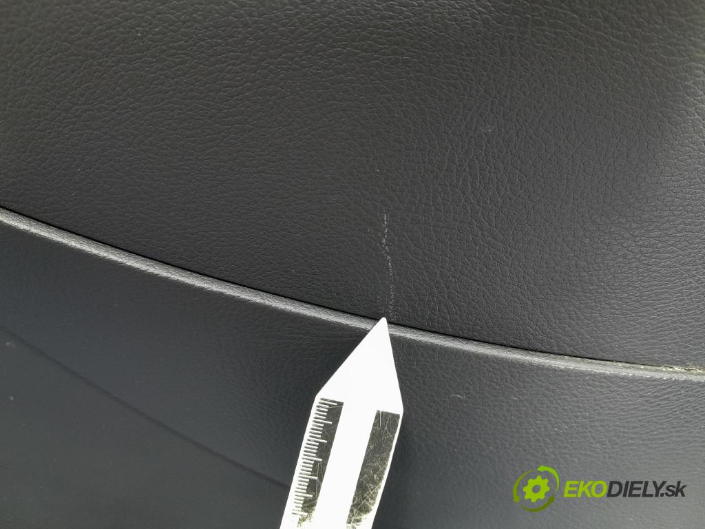 Vw Passat 2011 loketní opěrka 3AB863241E