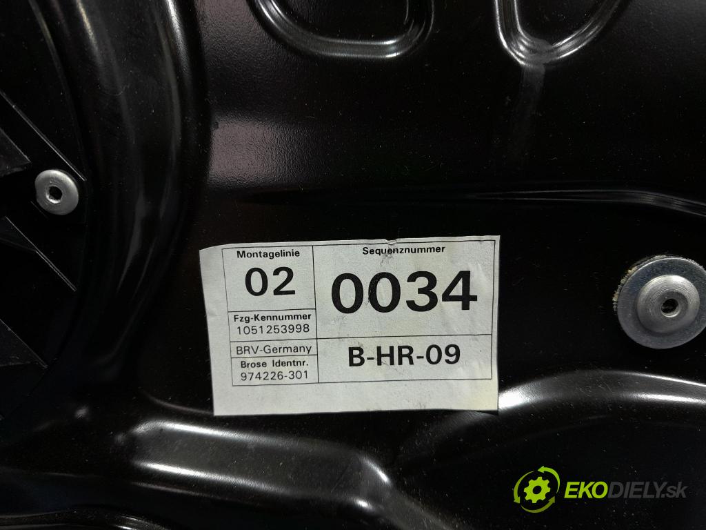 Vw Passat 2011 mechanismus stahování Sklenka: Zad: v pravo: 3AA839750