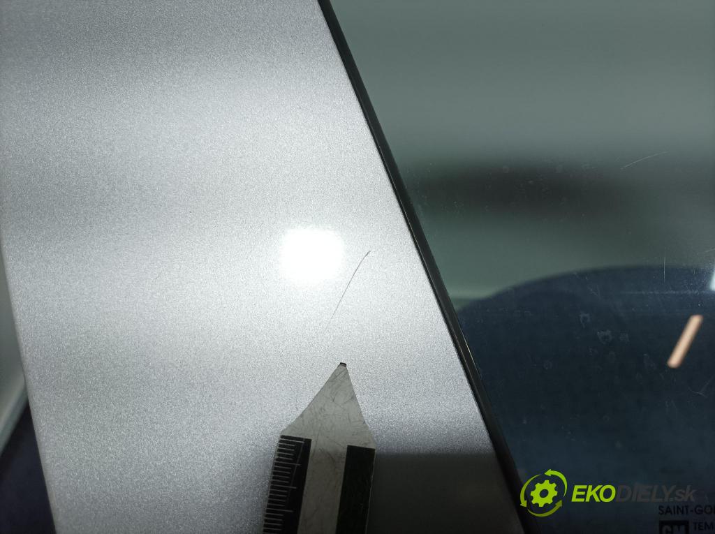 Opel Corsa 2007 dveře před prave