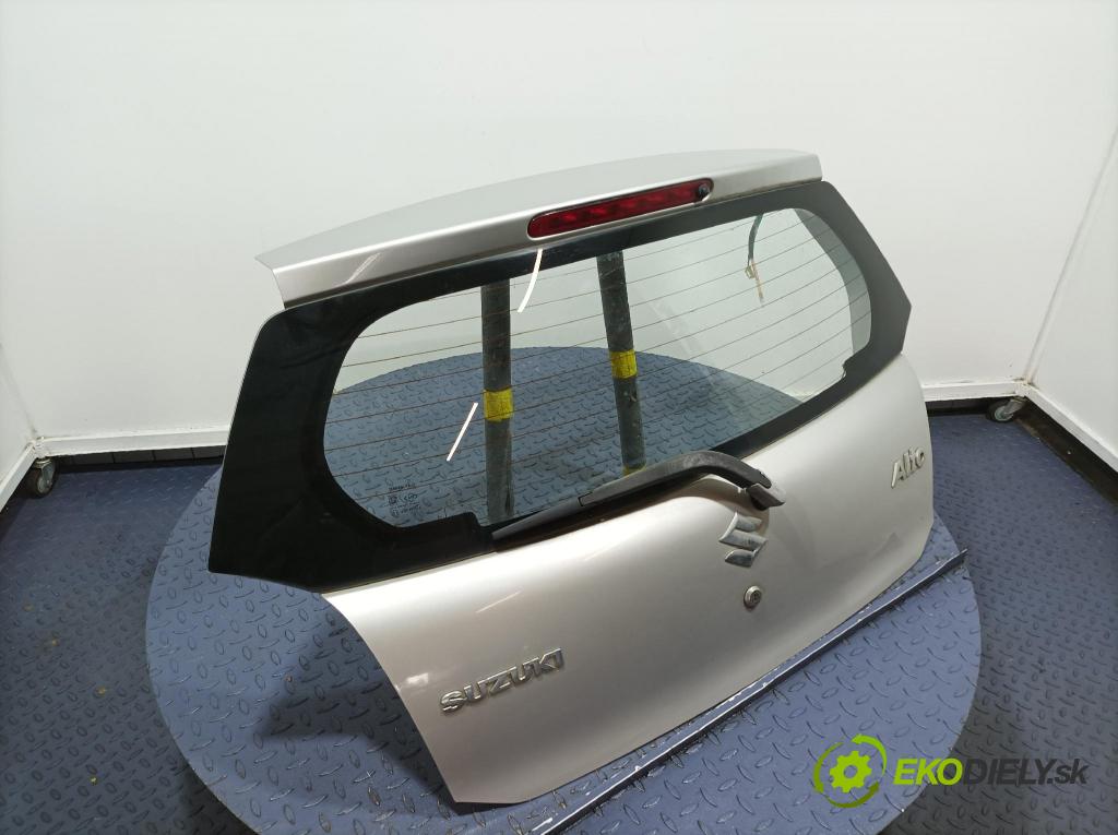 Suzuki Alto 2011 zadní dveře kufra: kufr