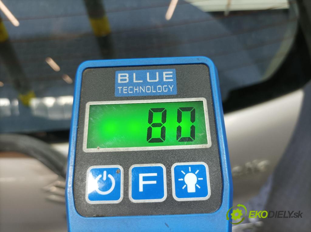 Suzuki Alto 2011 zadní dveře kufra: kufr