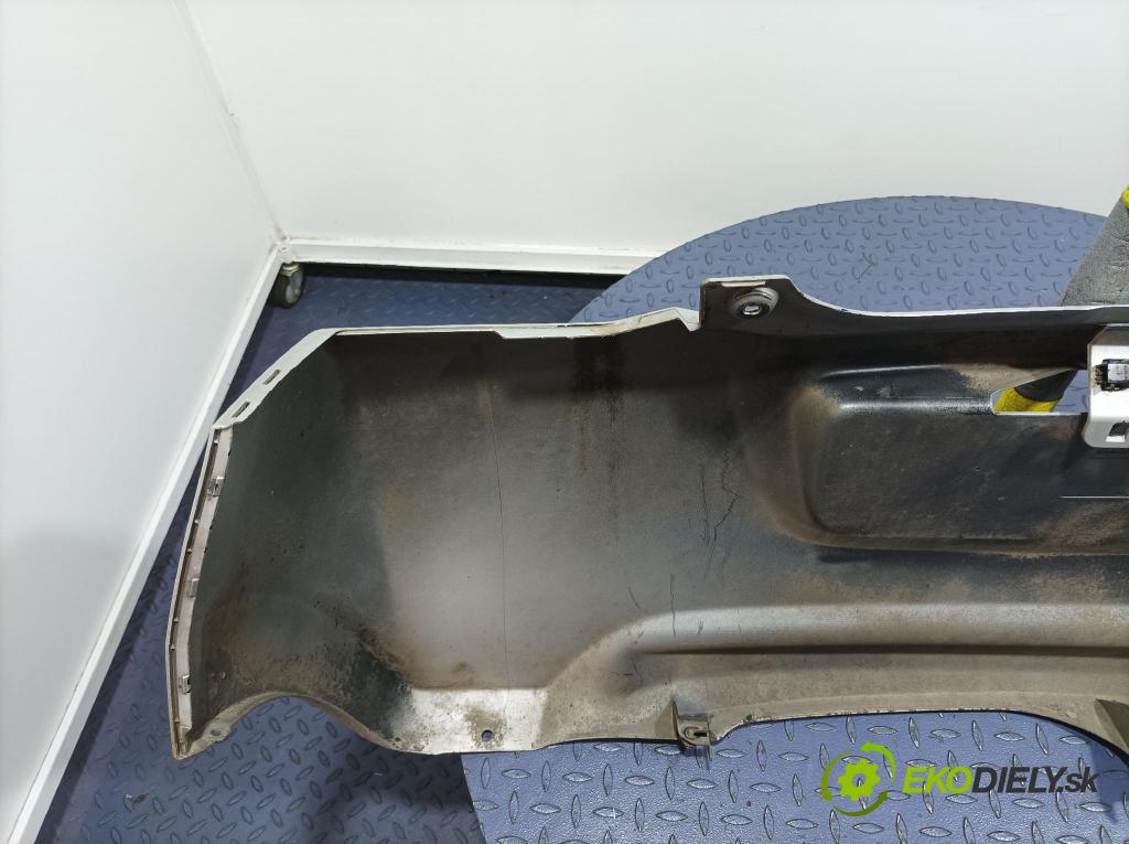 Suzuki Alto 2011 nárazník Zad: 