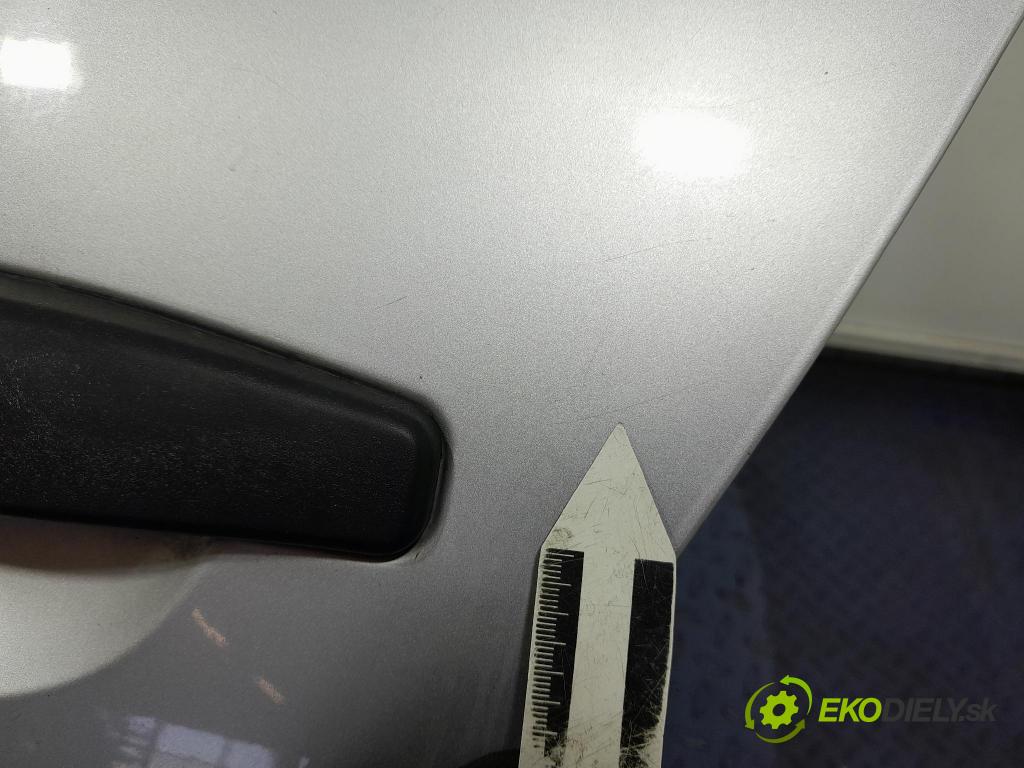 Dacia Sandero 2008 dveře Zad: Vlevo, odjet: