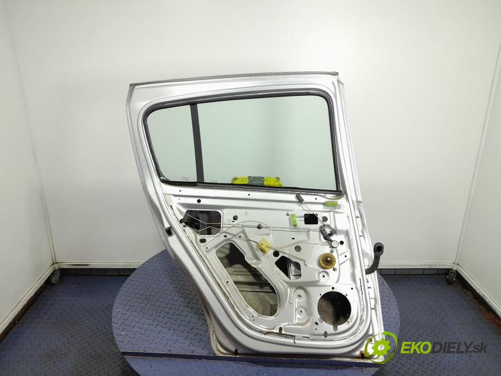 Dacia Sandero 2008 dveře Zad: Vlevo, odjet: