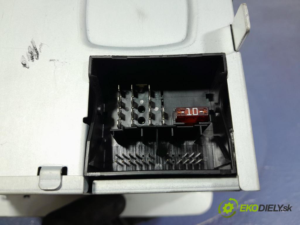 Vw Passat 2011 Radio I Navigace: 3C0035279