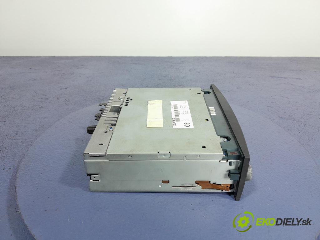 Renault Megane scenic 2006 Radio I Navigace: 8200484424
