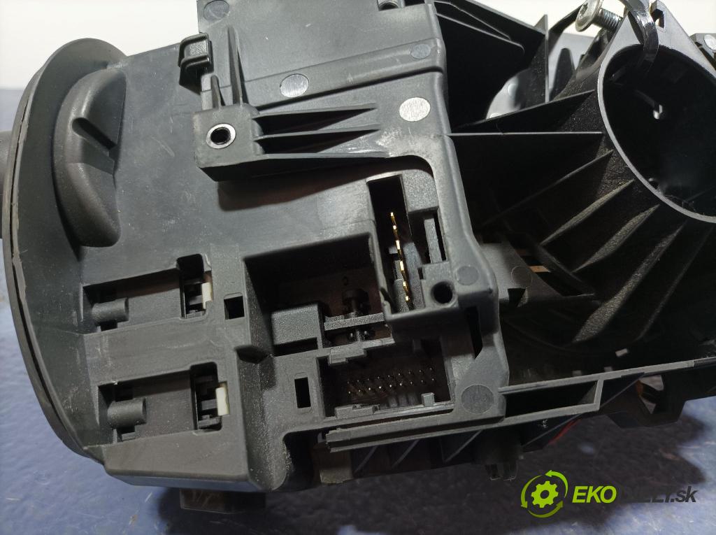 Renault Modus 2006 Přepínač Komplex: 8200245438