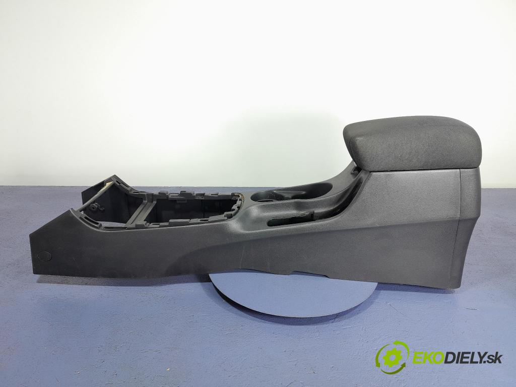 Hyundai I30 2009 loketní opěrka