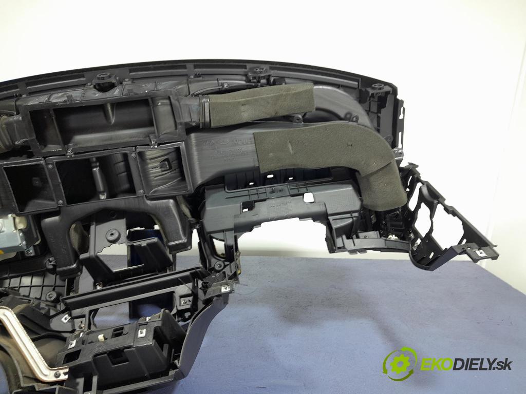 Hyundai I30 2009 kokpit,přistrojova deska