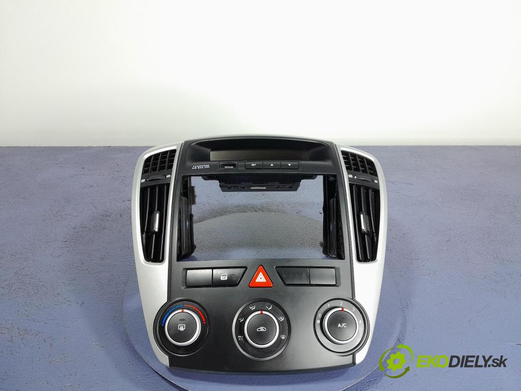 Kia Ceed 2011 kryt Plast: Interiéry: 84740-1H005