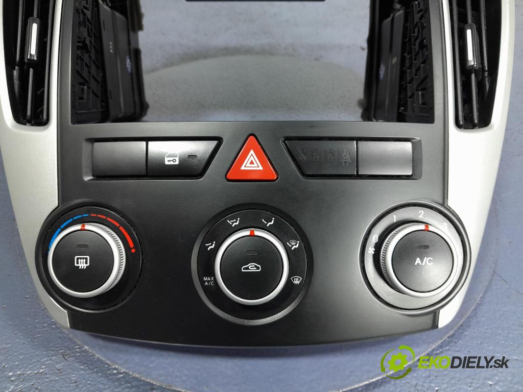 Kia Ceed 2011 kryt Plast: Interiéry: 84740-1H005
