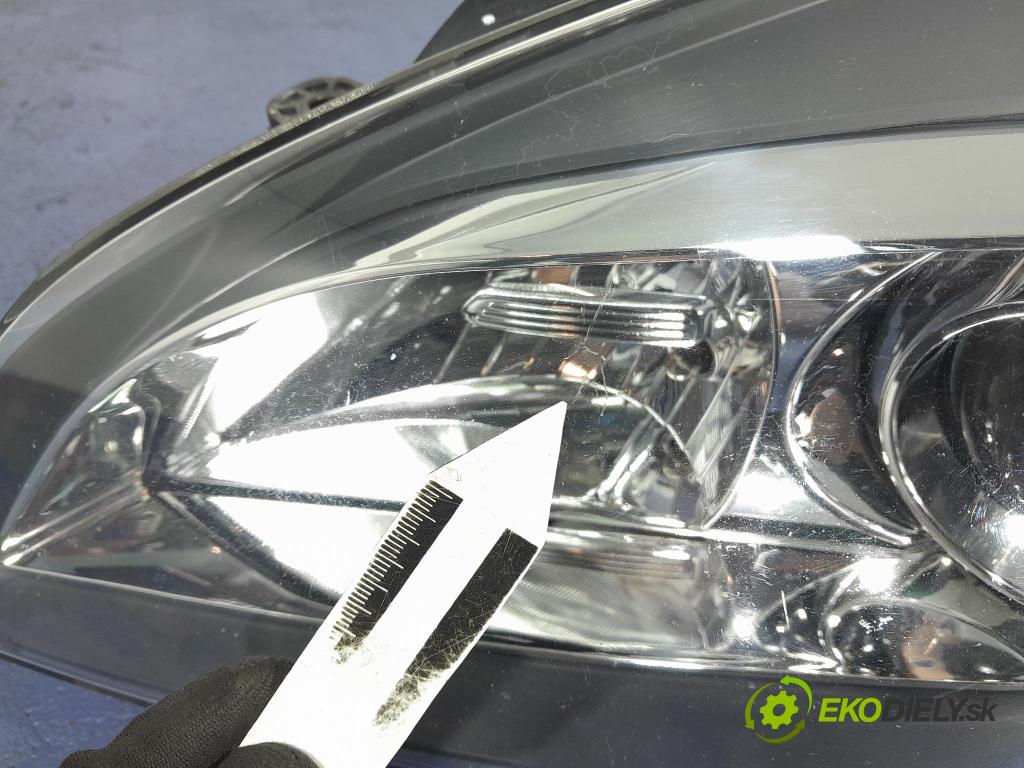 Kia Ceed 2011 světlo Levý: 92101-1H