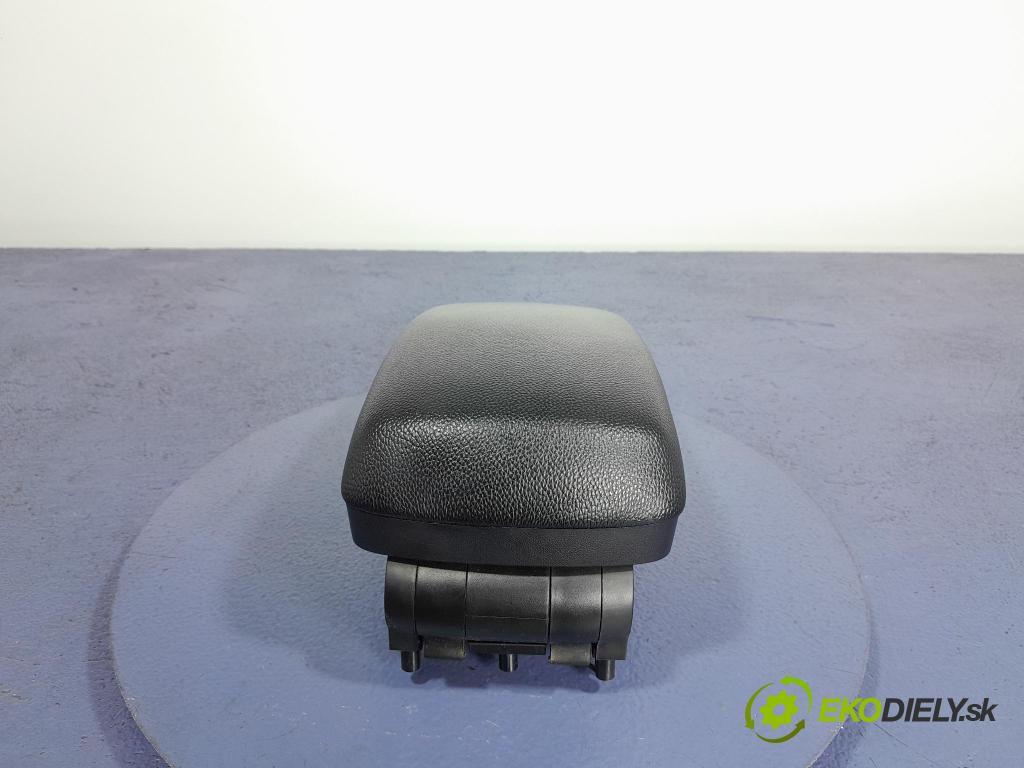 Kia Ceed 2011 loketní opěrka