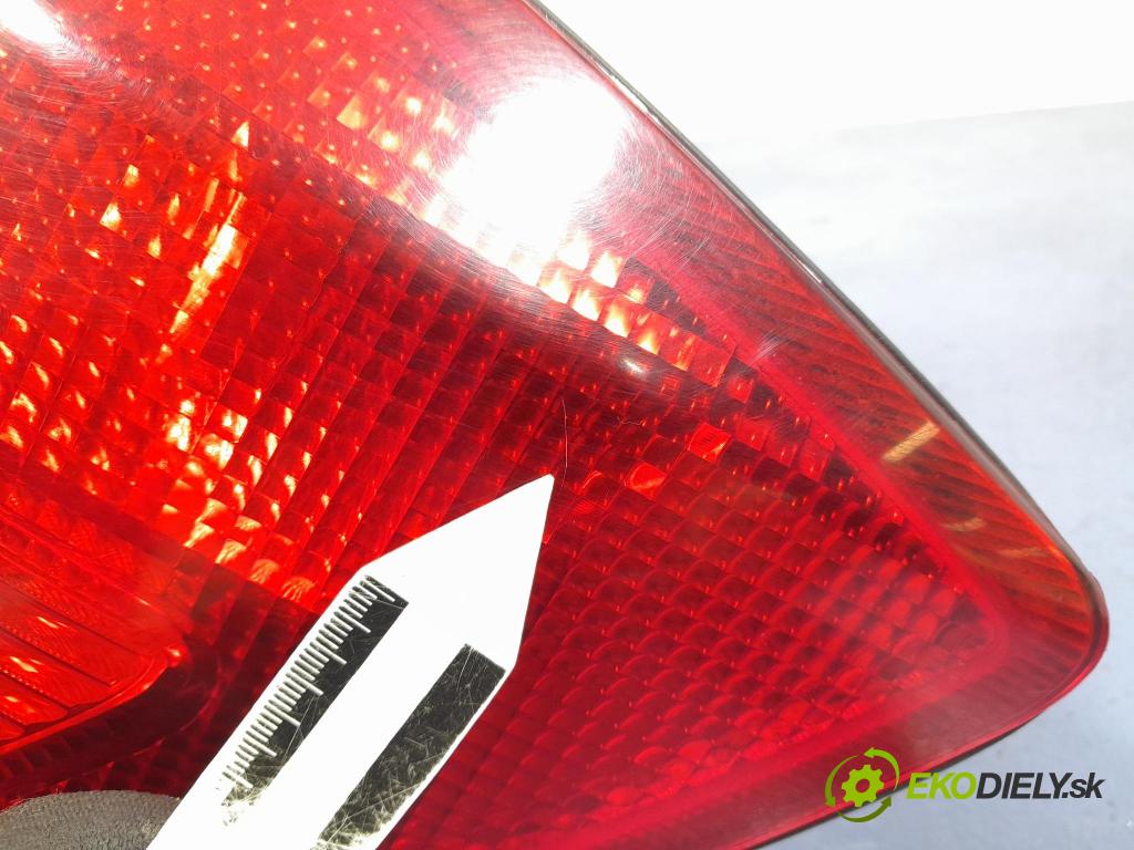 Skoda Fabia 2011 světlo Zad: Práva: Mimo: 5J6945112A