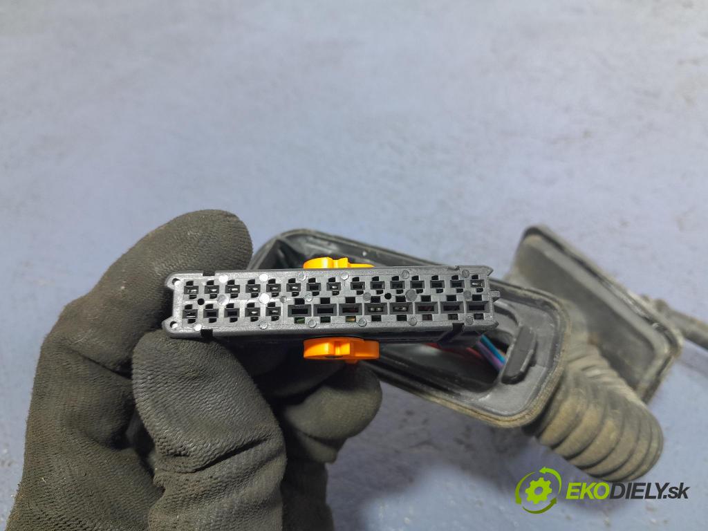 Skoda Rapid 2017 instalace Elektrický: 5JH971162AE