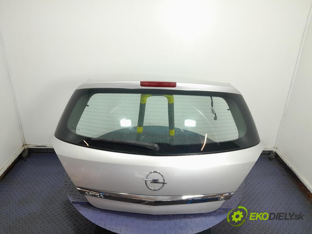 Opel Astra 2004 zadní dveře kufra: kufr