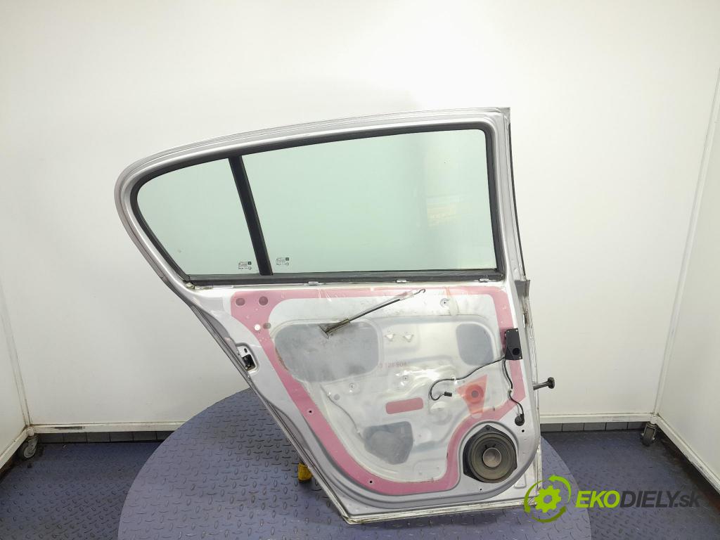 Opel Astra 2004 dveře Zad: Vlevo, odjet: 