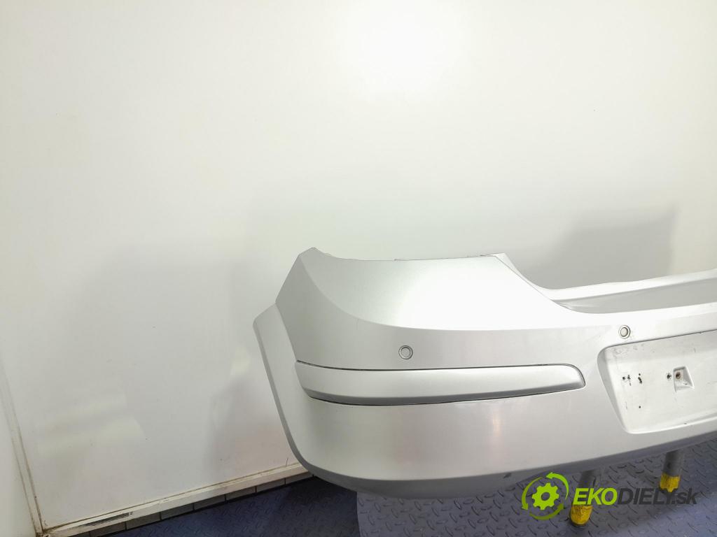 Opel Astra 2004 nárazník Zad: