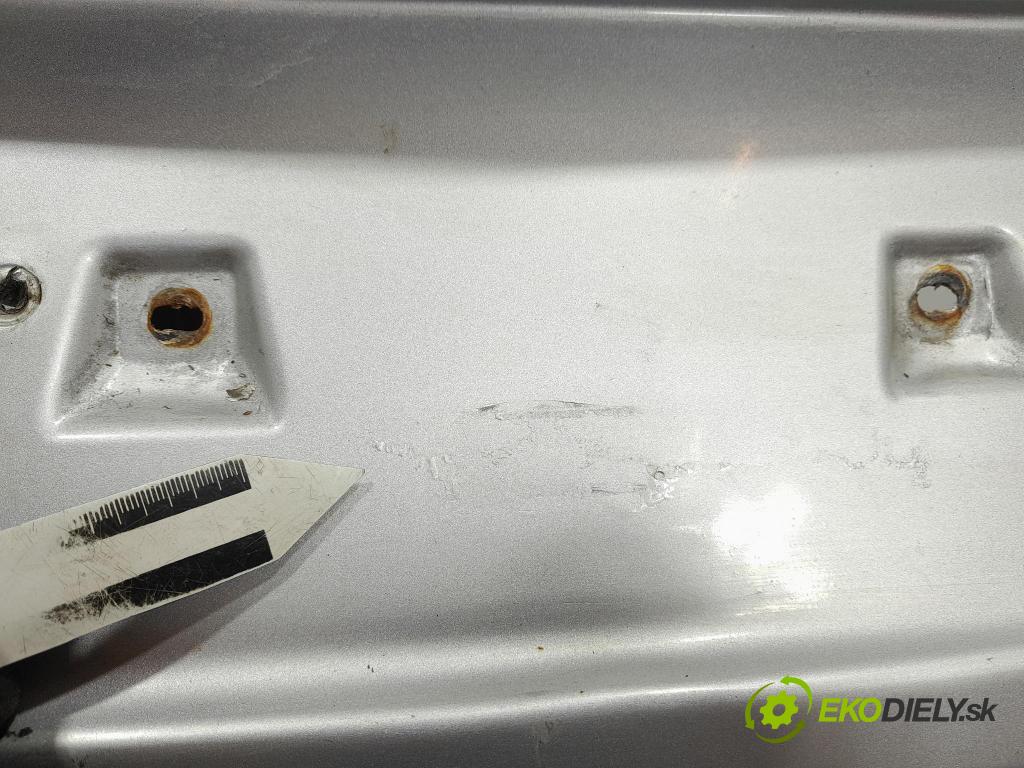 Opel Astra 2004 nárazník Zad: