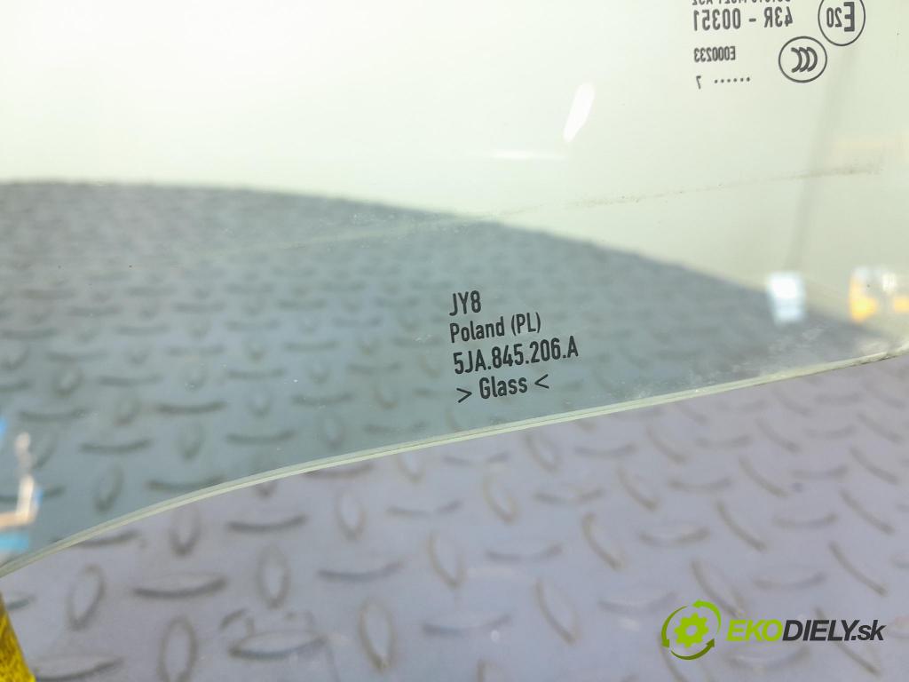 Skoda Rapid 2017 sklo dveře Zad: Práva: 5JA845206A