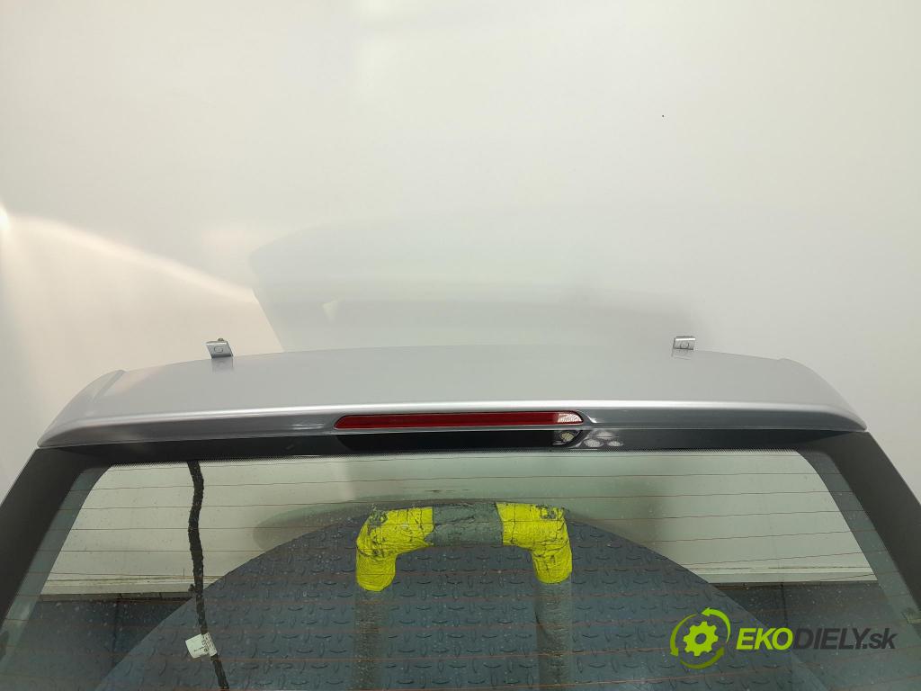 Skoda Fabia 2011 zadní dveře kufra: kufr