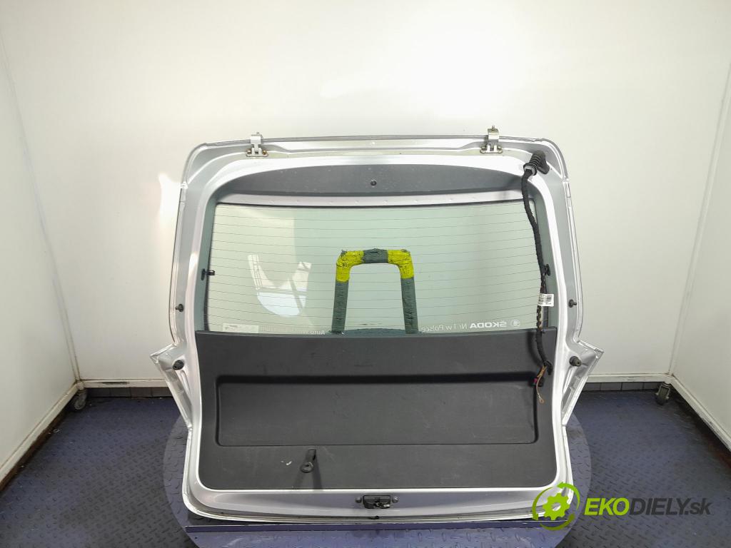 Skoda Fabia 2011 zadní dveře kufra: kufr 