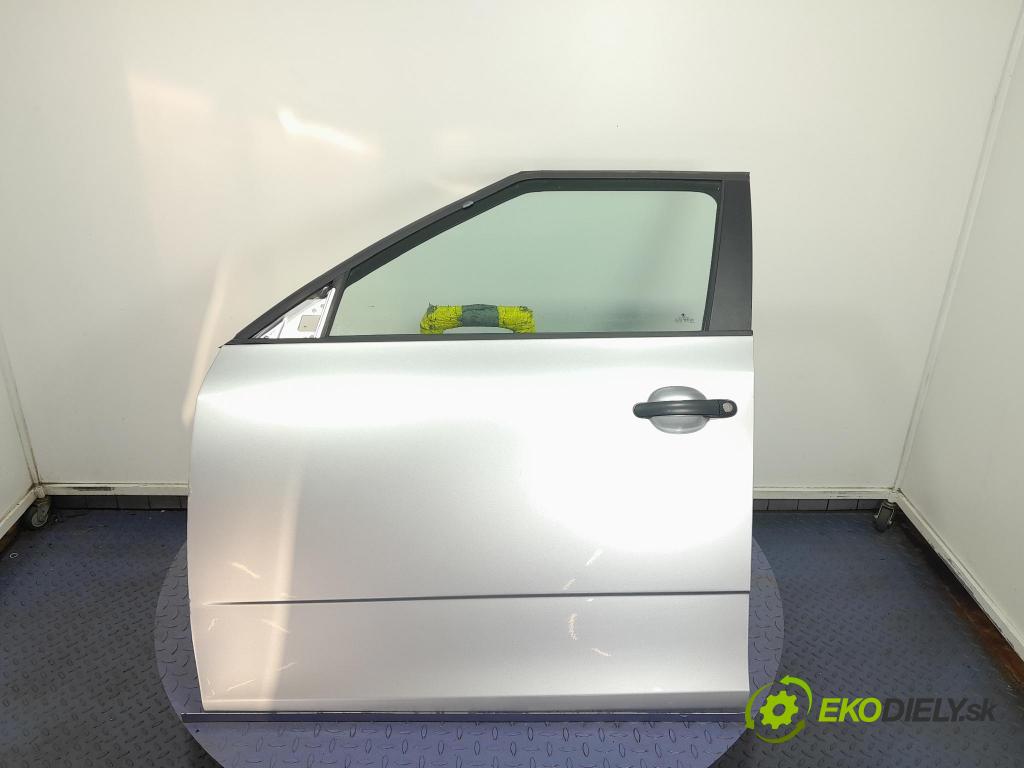 Skoda Fabia 2011 dveře před Vlevo, odjet: