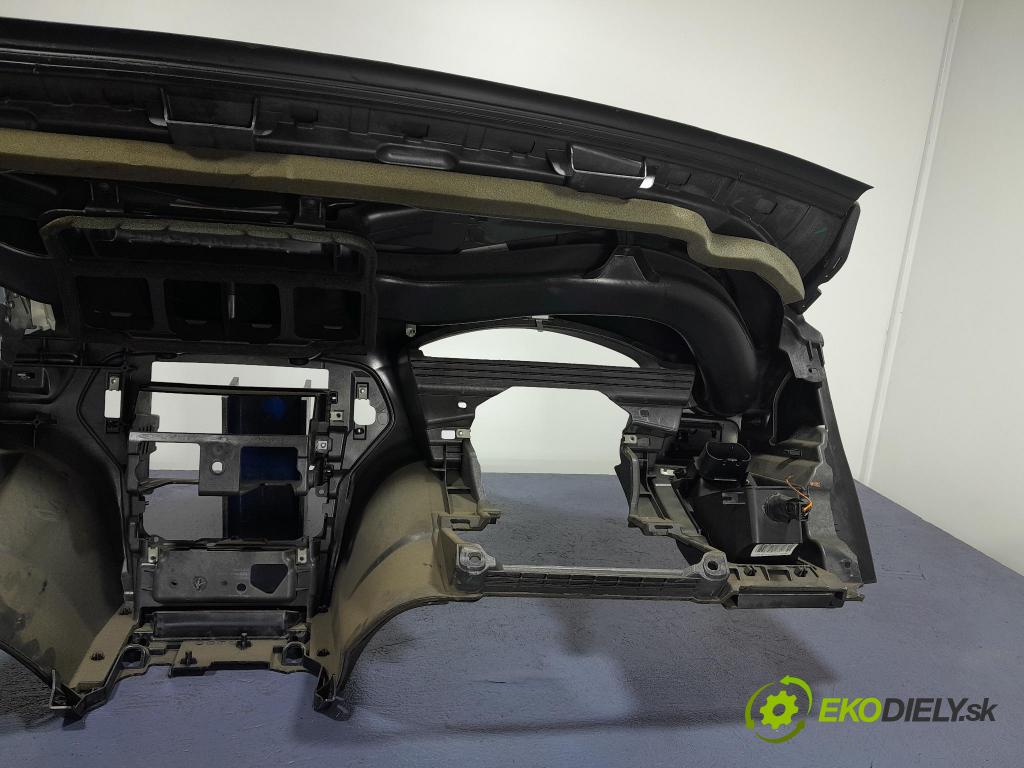 Ford Mondeo 2007 kokpit,přistrojova deska