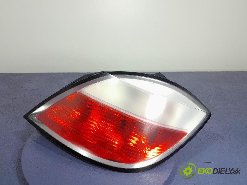 Opel Astra 2004 světlo Zad: Práva: Mimo: 24451837
