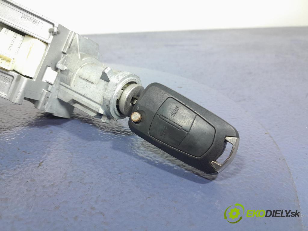 Opel Astra 2004 Spínač zapalování. 2421430
