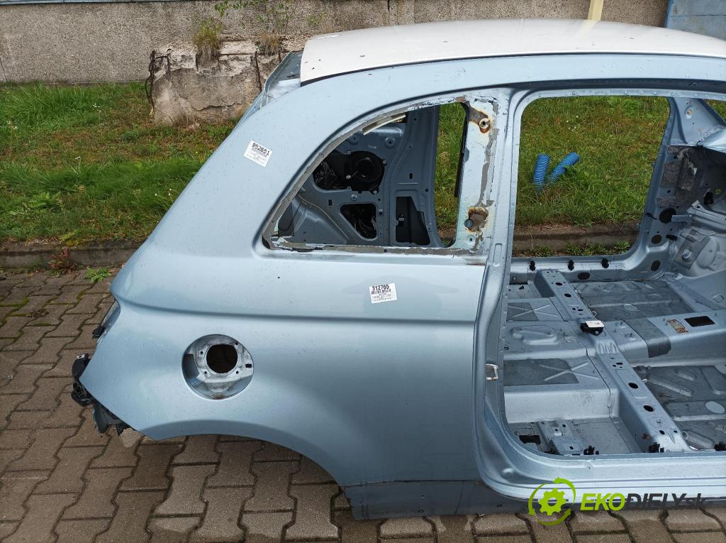 Fiat 500 2015 Boční v pravo: