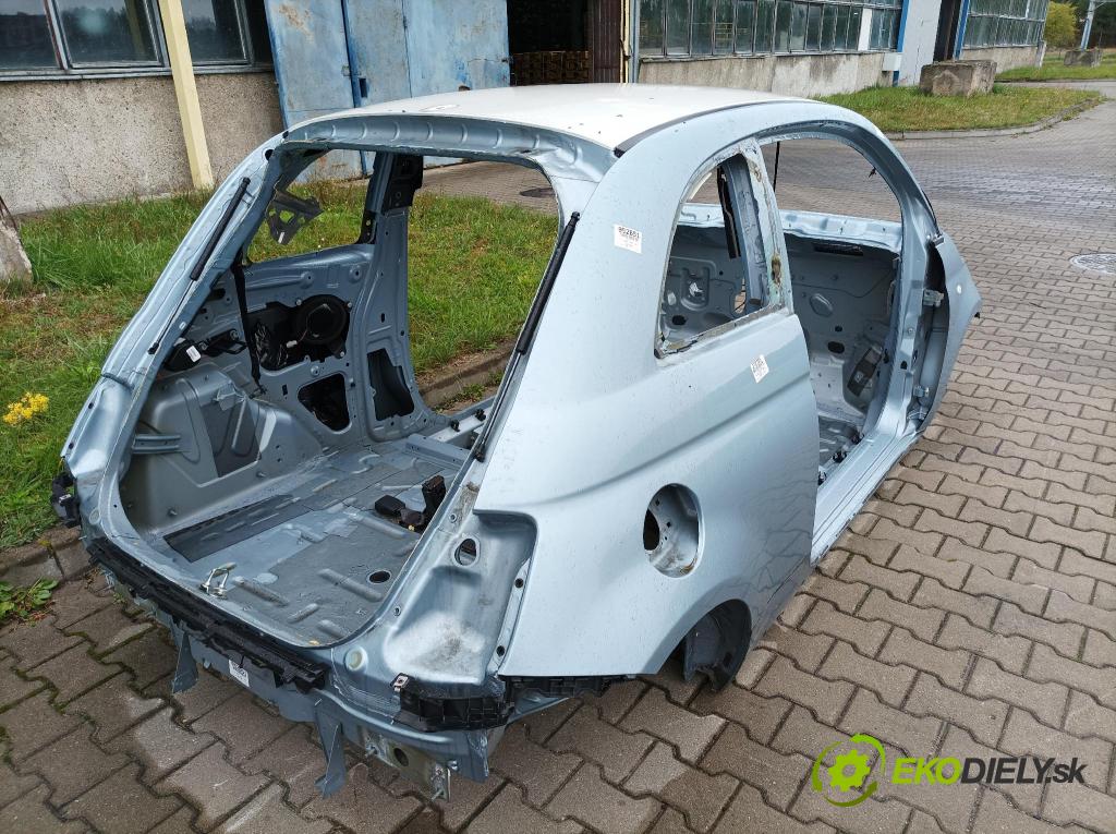 Fiat 500 2015 Boční v pravo: