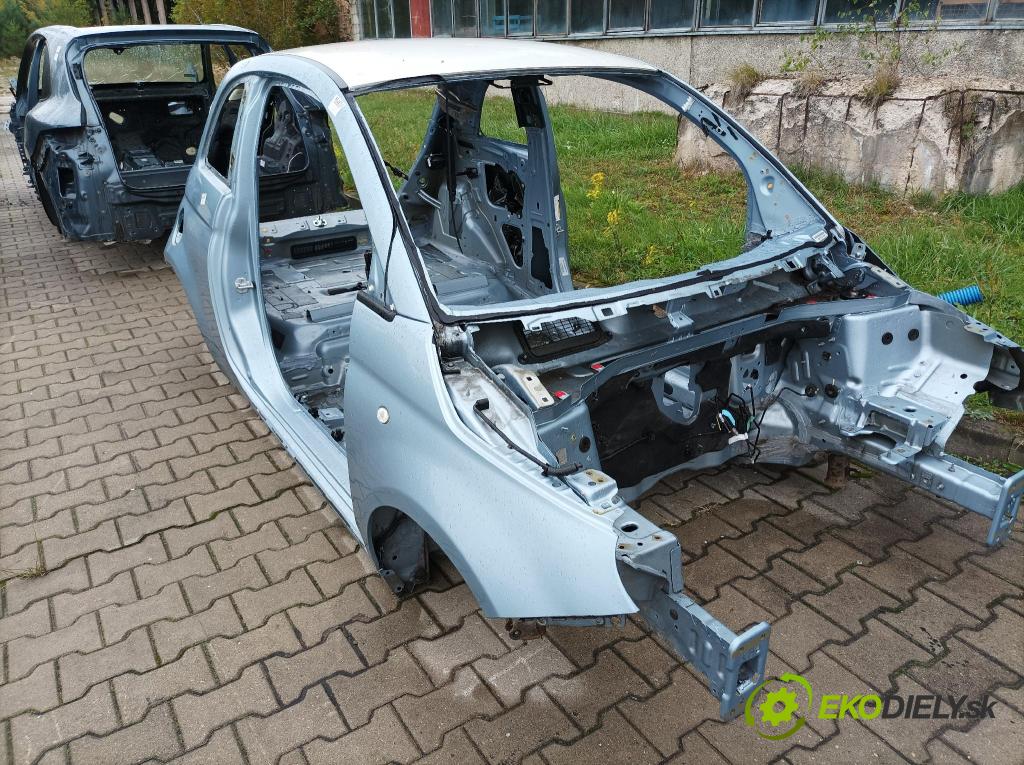 Fiat 500 2015 Boční v pravo: