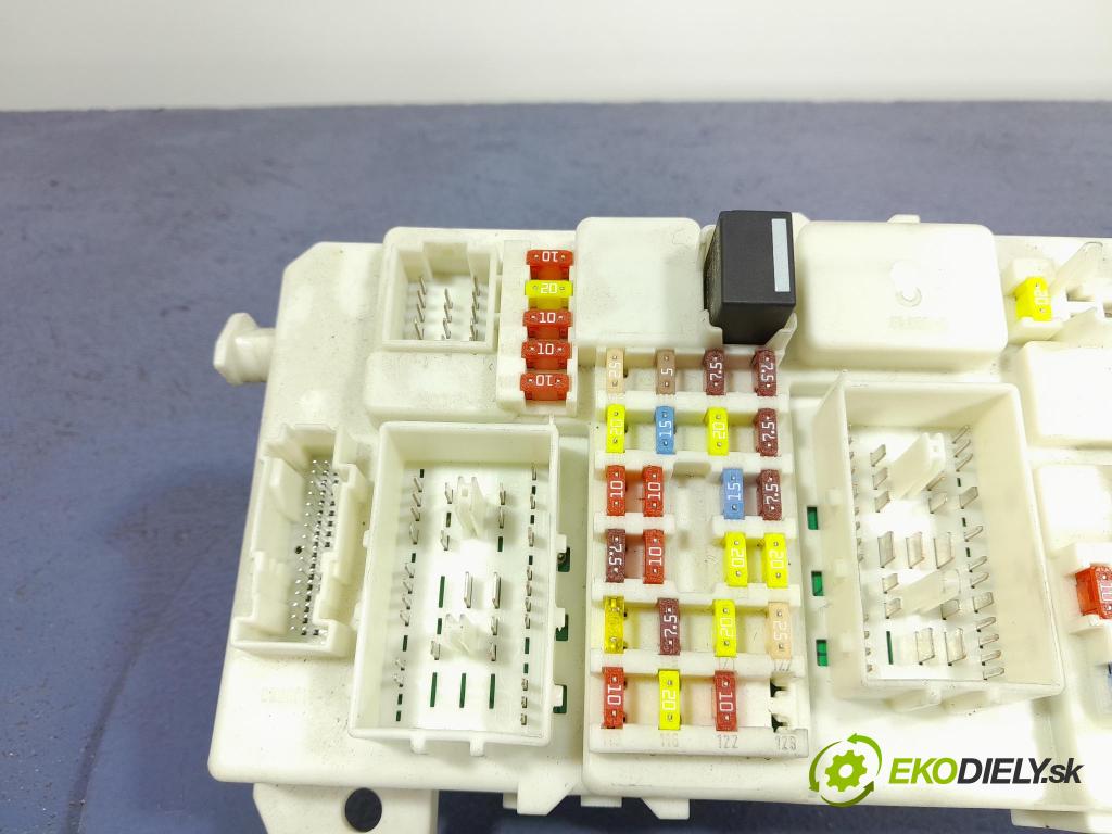 Ford Kuga 2010 skříňka Pojistky 7M5T-14A073-JG