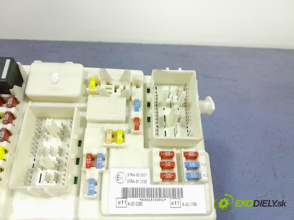 Ford Kuga 2010 skříňka Pojistky 7M5T-14A073-JG