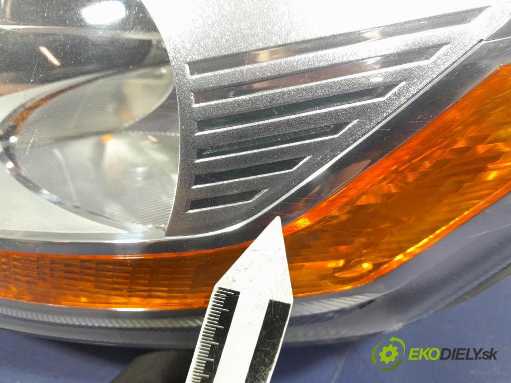 Ford Kuga 2010 Reflektor: Vľavo: 8V41-13D155-AF