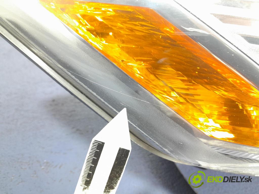 Ford Kuga 2010 Reflektor: v pravo: 8V41-13D154-AF