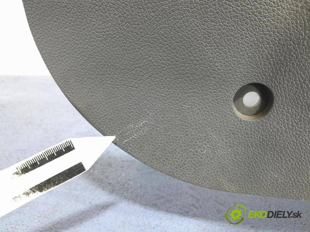 Ford Kuga 2010 loketní opěrka