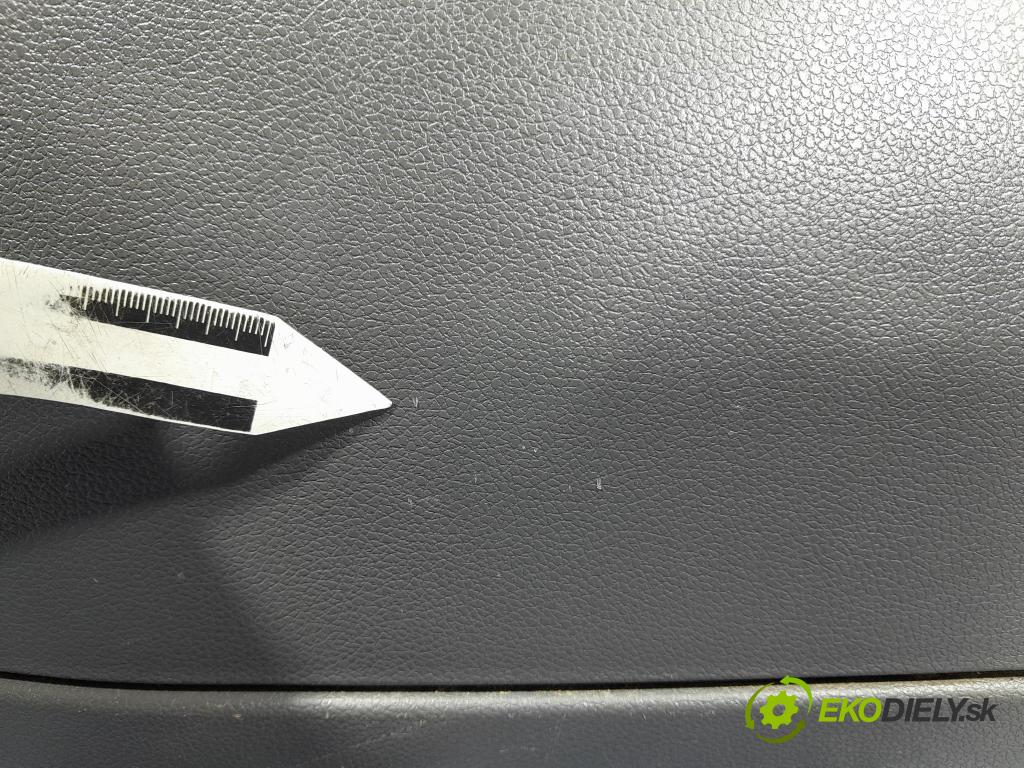 Ford Kuga 2010 Tapacír: dveře před levá 7M51-R23943-A