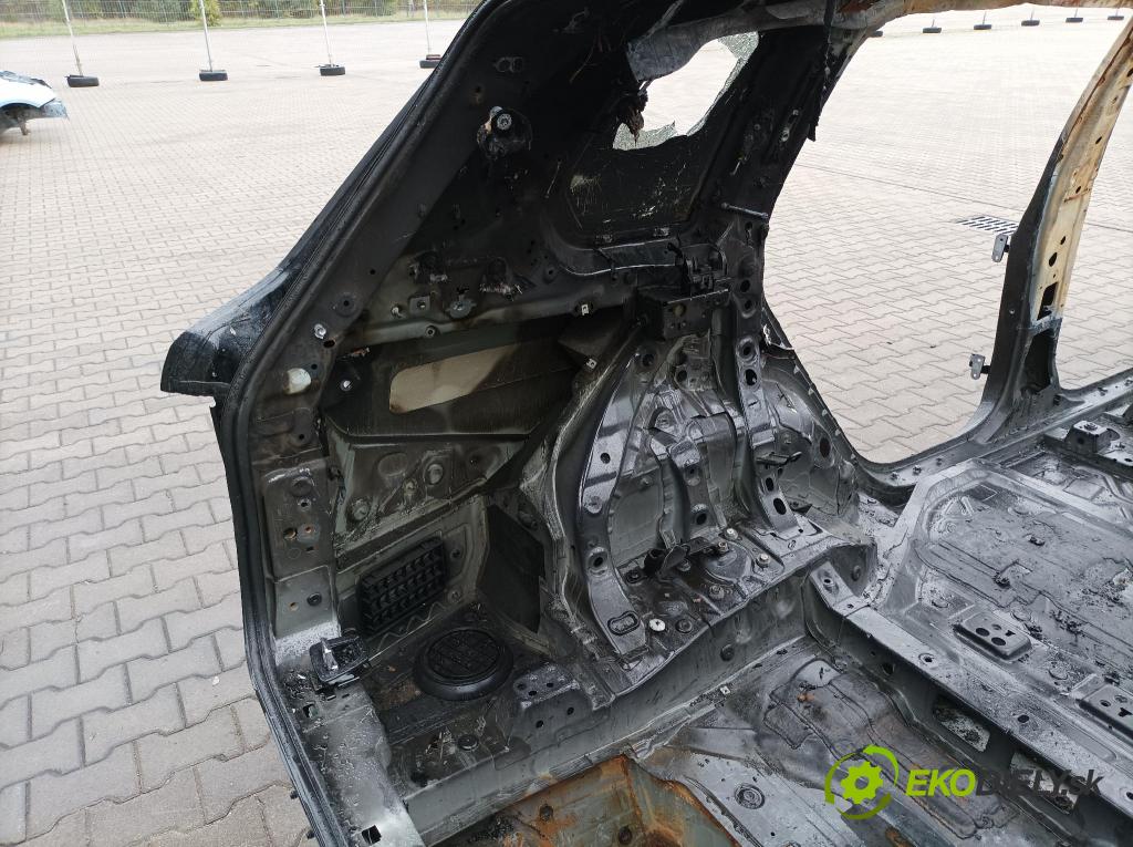 Bmw X7 0 blatnik Zad: Levý: 