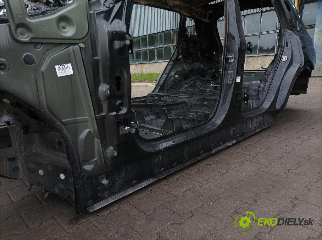 Bmw X7 0 práh Levý: