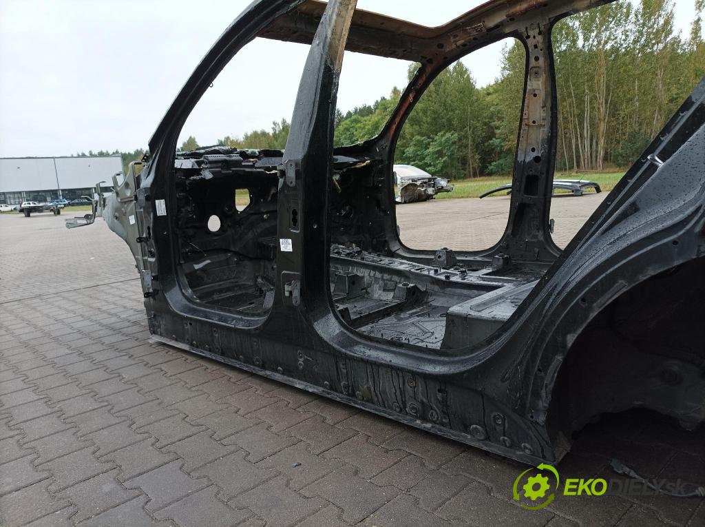 Bmw X7 0 práh Levý: