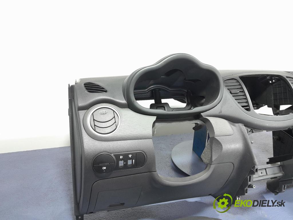 Hyundai I10 2009 kokpit,přistrojova deska
