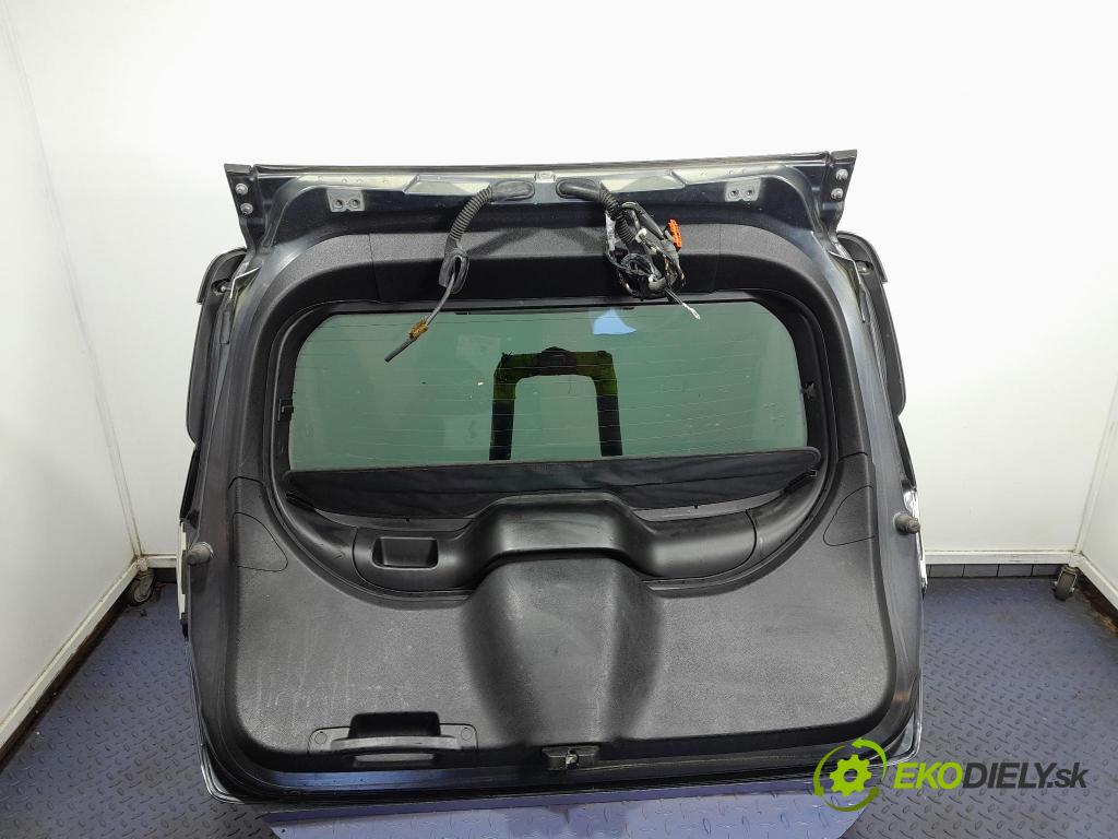 Ford Kuga 2010 zadní dveře kufra: kufr 